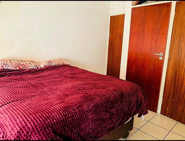 3 BEDROOM FLAT FOR SALE IN VEREENIGING CENTRAL